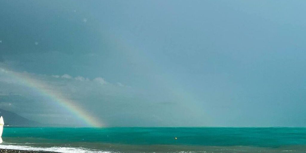 В курортном городе на Кубани объявили угрозу БЭК, отдыхающих попросили покинуть пляжи