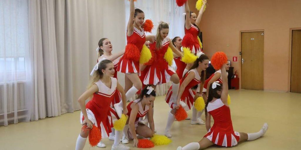 Studenti di Serpuchov in gara per il festival Fitness Accademia: una sfida di creatività e benessere