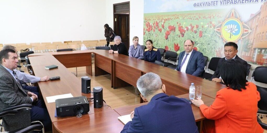 В Калмыкии представили выставку о защите суверенитета России