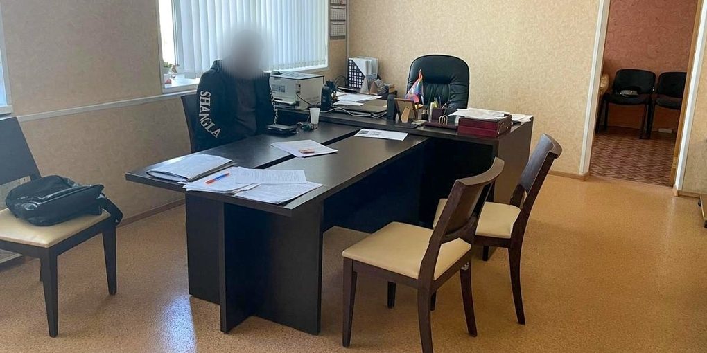 Tentativo di corruzione a Kольчугино: un cittadino straniero sotto indagine per aver offerto una bustarella a un poliziotto