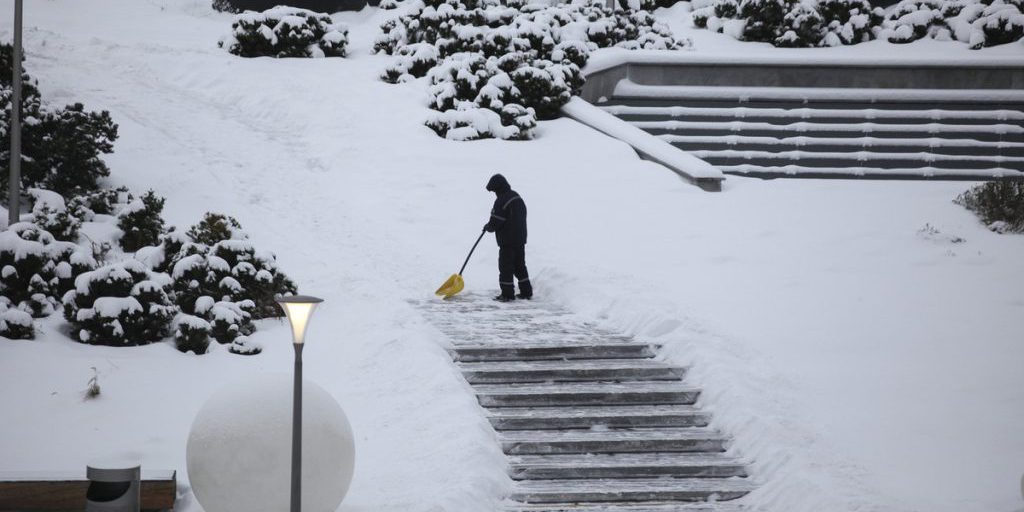 Метеоролог рассказал, когда может выпасть первый снег в Москве