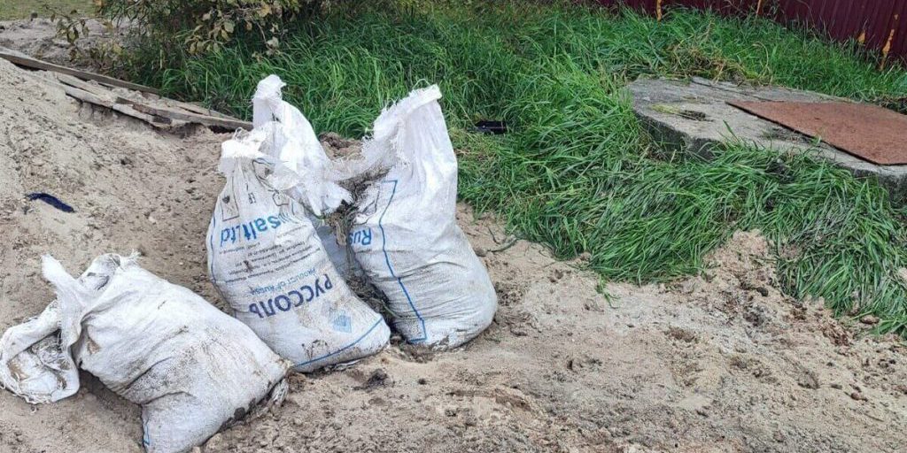 Салфетками и наполнителем для кошачьих лотков забили канализацию жители Тарко-Сале