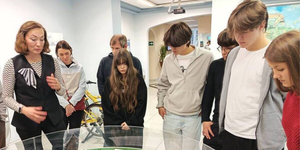 Будущие физики и инженеры Мурманска побывали на Кольской АЭС