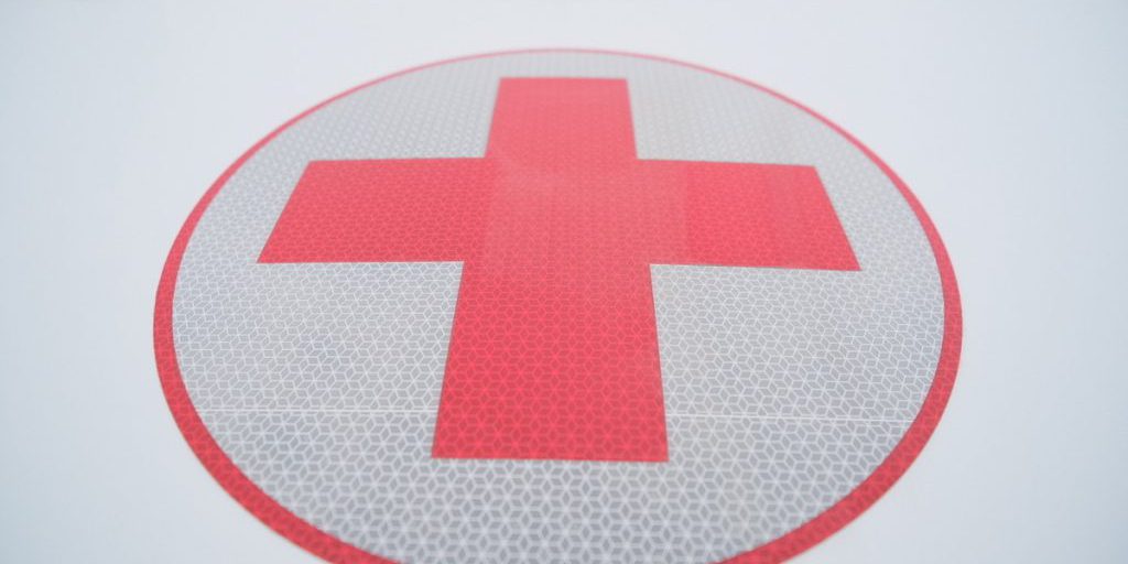 Под Волгоградом водитель перевернул автомобиль с 2 пассажирками и скрылся