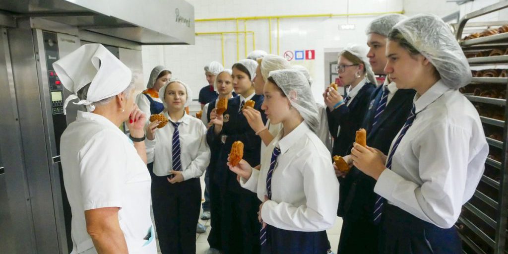 Ученики школы №53 побывали на Орловском хлебокомбинате