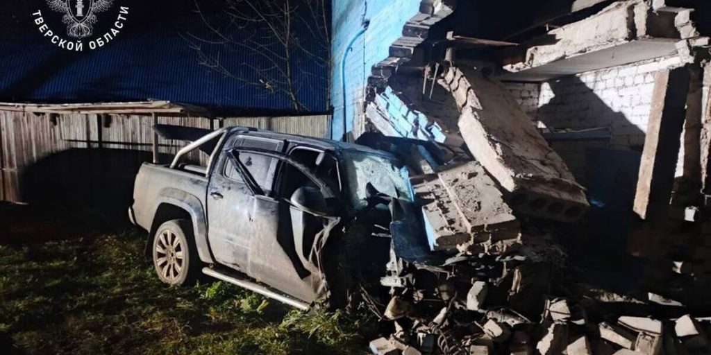 Прокуратура контролирует разбирательство по факту аварии в Тверской области, где погибли два человека