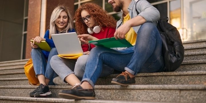 Студенты СмолГУ могут получить стипендию и стажировку в ведущих компаниях России