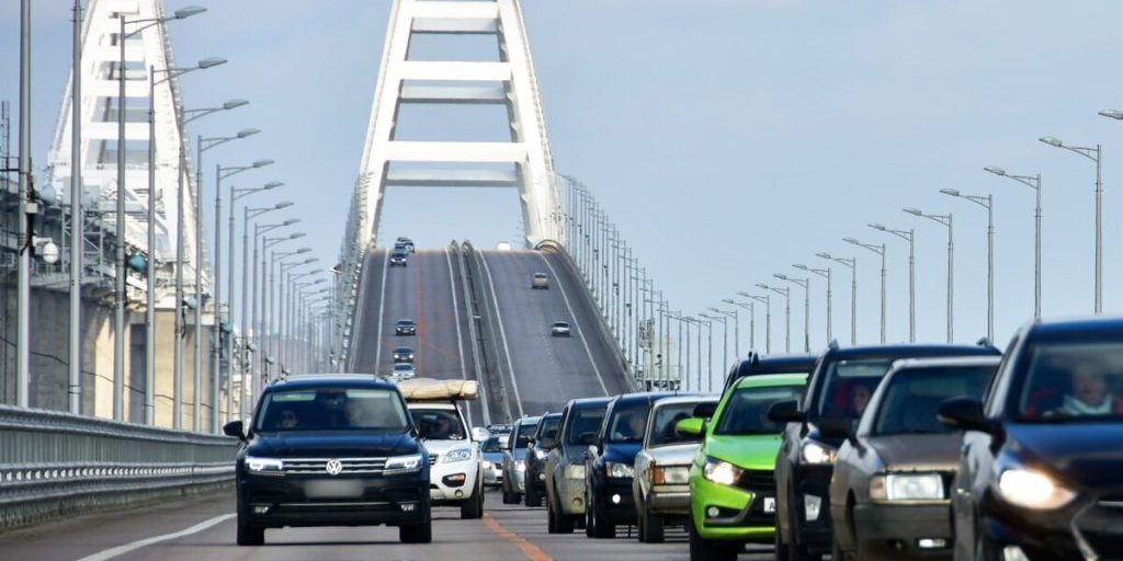 Interruzione del traffico sul ponte di Crimea: cause e conseguenze di un evento critico