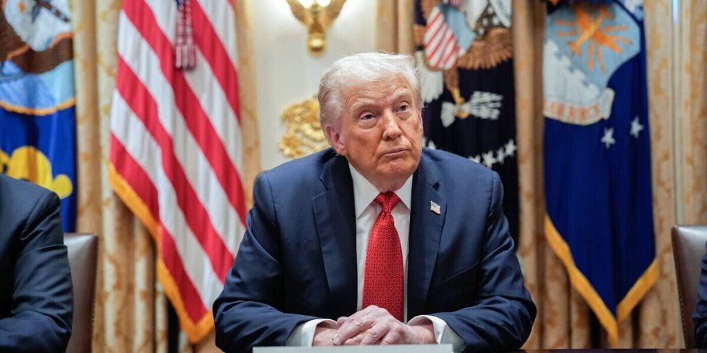 Трамп усомнился в эффективности новых санкций против России