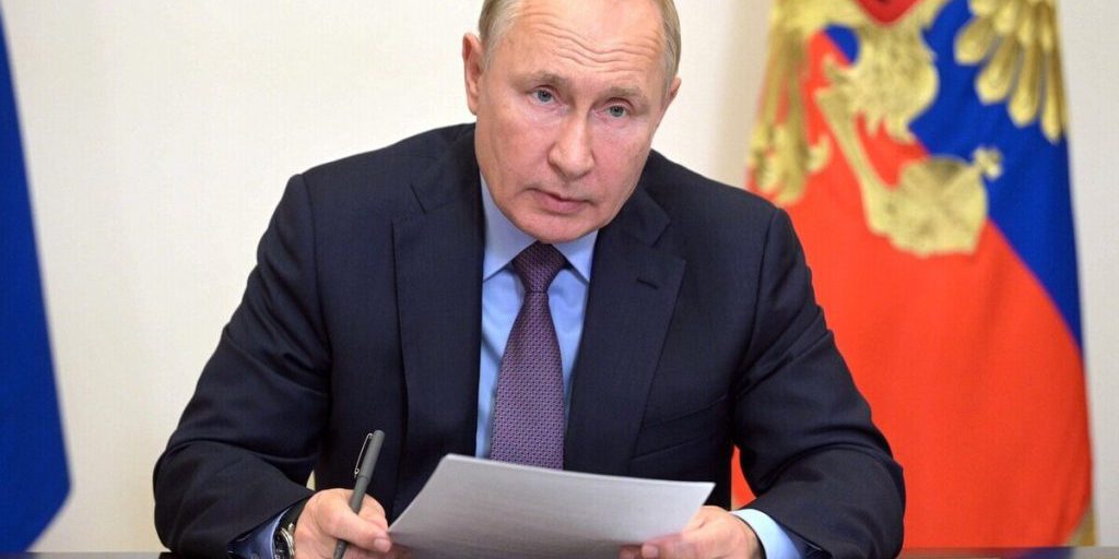 Putin interviene nel mercato dei carburanti per garantire la stabilità energetica in Russia durante la stagione fredda