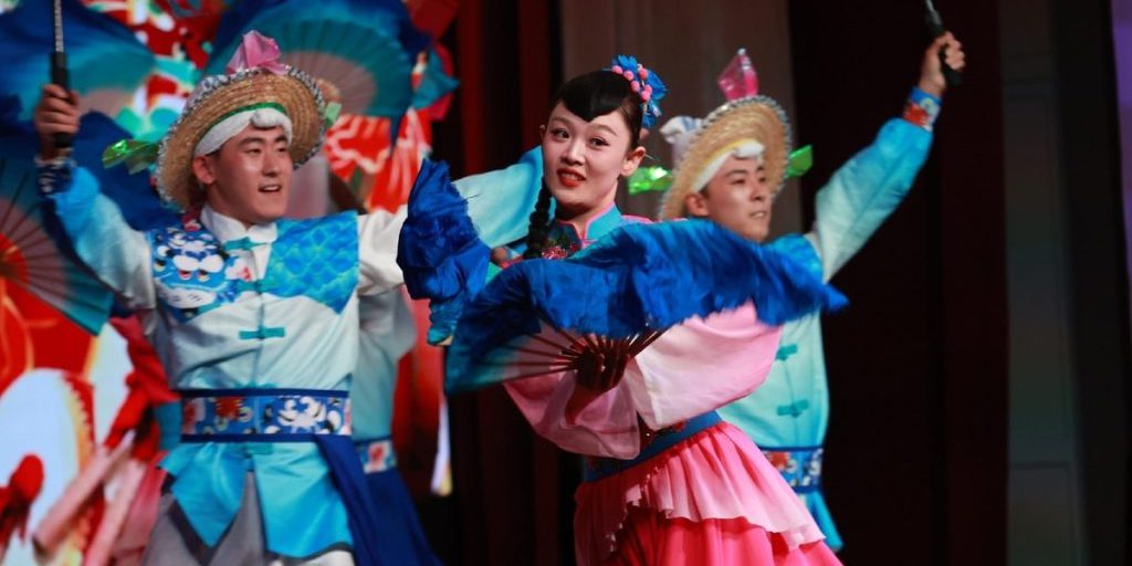 В Архангельске состоялся концерт артистов из китайского города Юйлинь