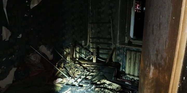 В Брянске спасатели потушили пожар в квартире на Станке Димитрова