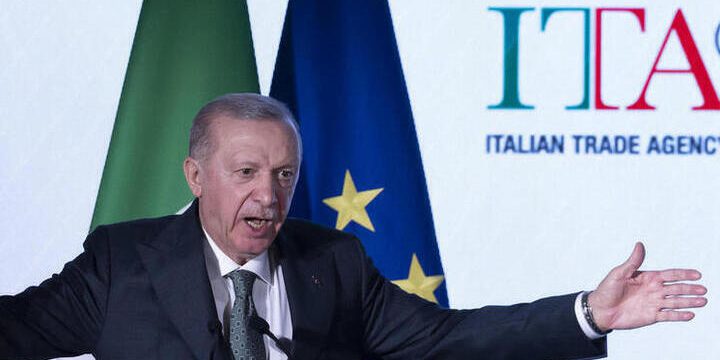 Лидер Турции высказался о "торговцах кровью" в украинском конфликте