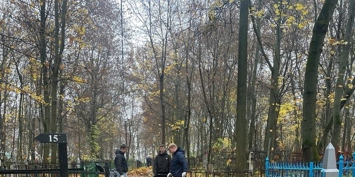 Юные владимирцы благоустраивают воинские захоронения!