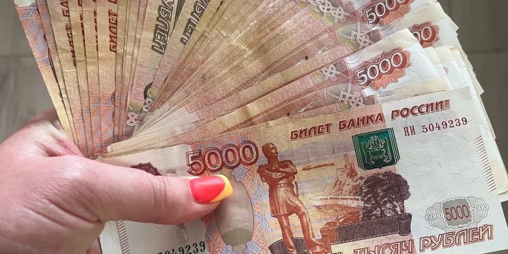 Свыше 2 000 семей из ДНР направили средства маткапитала на обучение детей