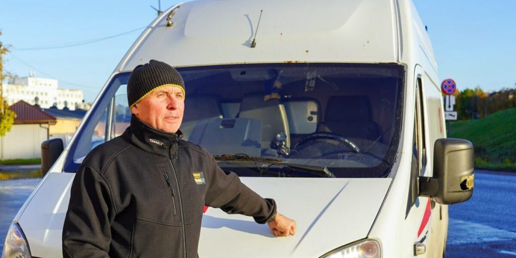 Новгородский Минздрав поздравил с Днем отца 12-детного слесаря