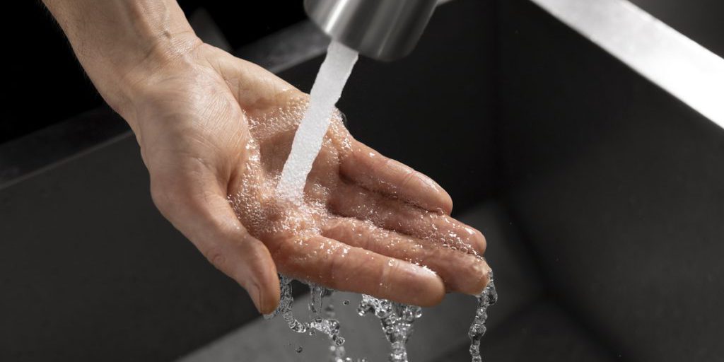 Роспотребнадзор предупредил: вода из-под крана несет угрозу здоровью