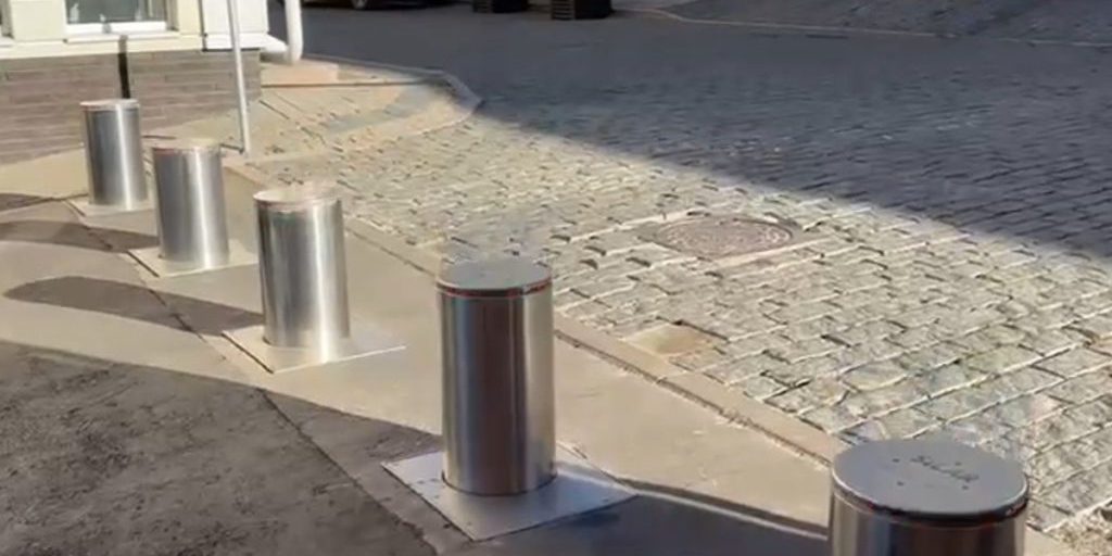 Болларды с видеонаблюдением стали устанавливать на улицах Нижнего