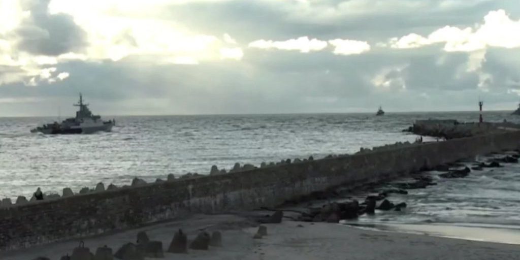 Военные Балтфлота тренировались в уничтожении подводных диверсантов