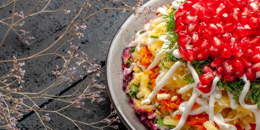 Insalate Colorate e Veloci per il Nuovo Anno 2026: Una Scelta Creativa per un Pranzo di Capodanno Unico e Memorabile