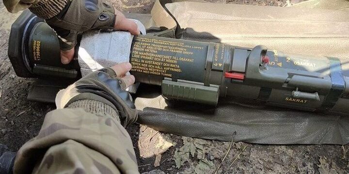 ВСУ для доставки провизии используют мусоровозы