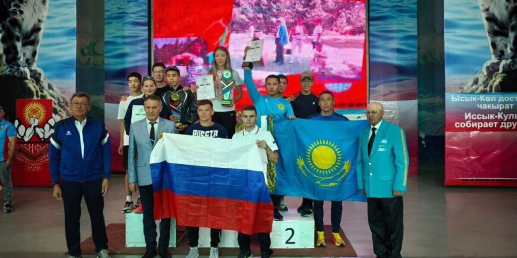 "Брянец Максим Подтыкайлов trionfa nella Coppa del Mondo di Triathlon in Kirghizistan: un talento russo inarrestabile"