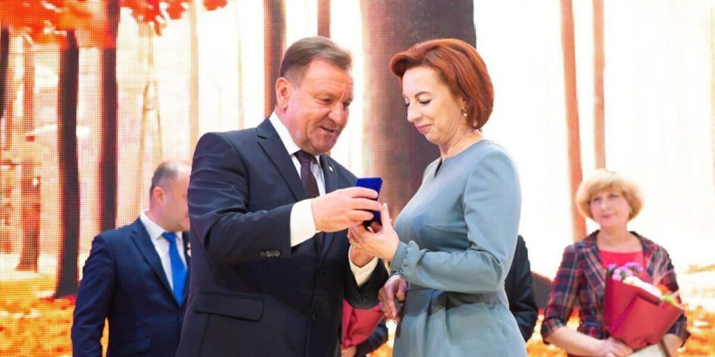 Более 70 педагогов Ставрополя получили награды в канун Дня учителя