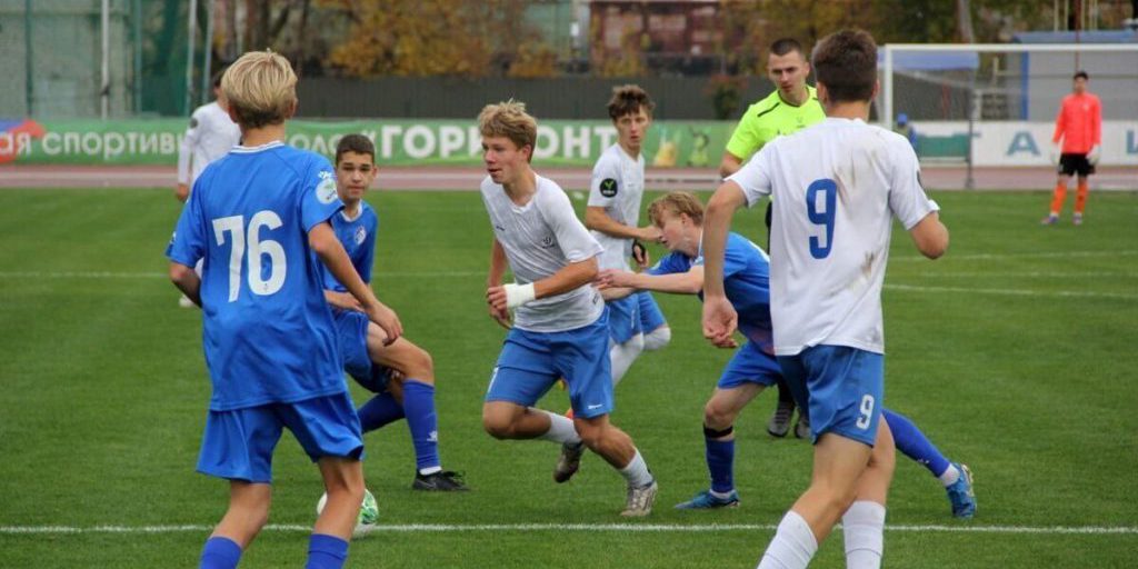 Conclusione del Campionato di Calcio Giovanile: I Giovani Calciatori di Briansk Si Fanno Notare