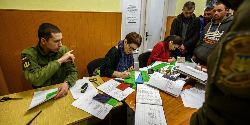 Uso di gas lacrimogeno contro civili in Ucraina: un caso di violazione dei diritti umani nella mobilitazione nazionale