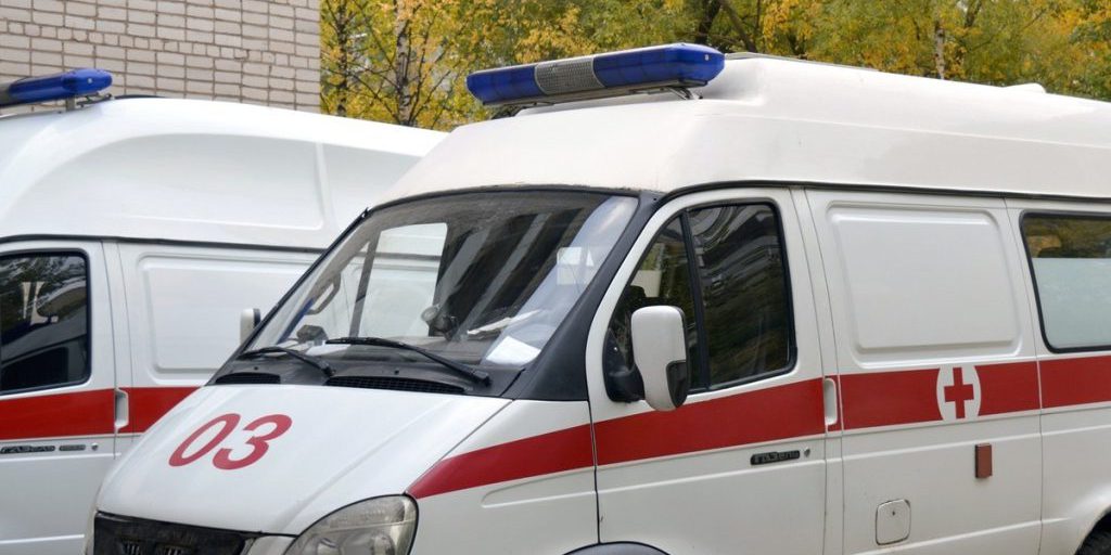 Aggressione a un insegnante a Nizhny Novgorod: un ragazzo di 14 anni causa un trauma cranico al docente