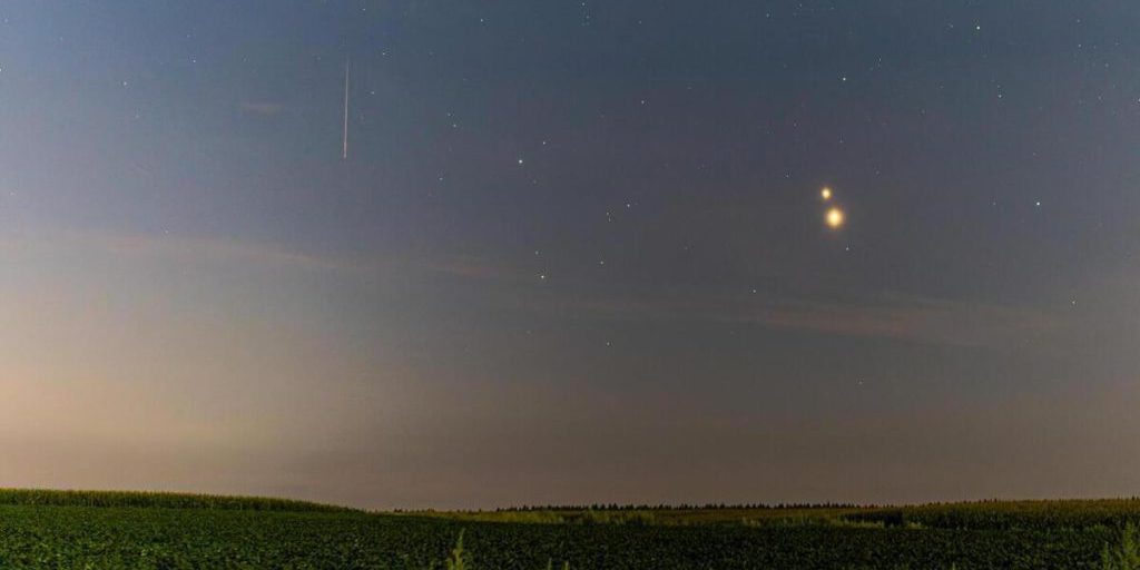 Meteora Verde Sulla Città Europea: Un Fenomeno Naturale Raro e Affascinante