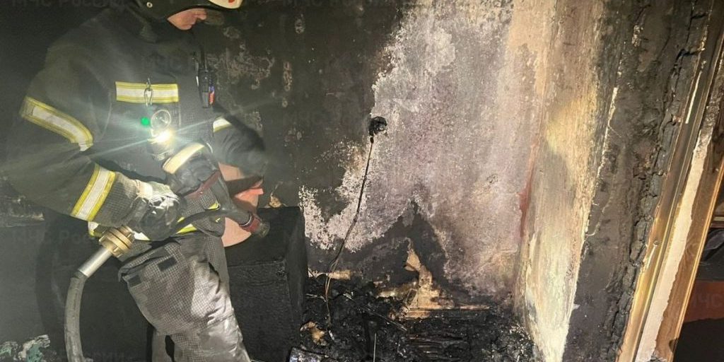 В Екатеринбурге при пожаре в девятиэтажке на Фрунзе погиб человек