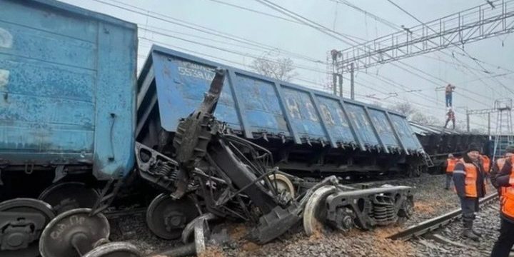 Intervento di Emergenza a Leningrado: Due Treni di Soccorso Inviati per Fronteggiare l'Incidente