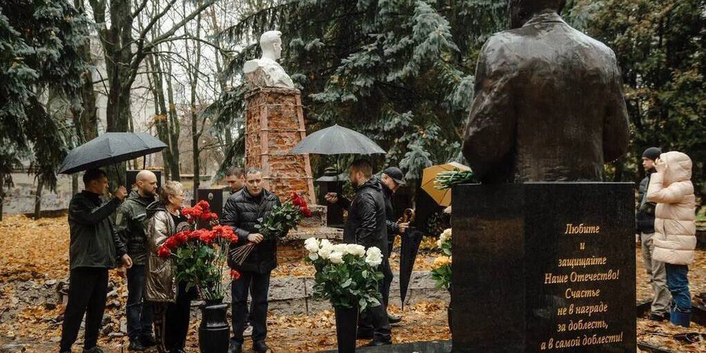 В Курске почтили память Героя Советского Союза Михаила Булатова