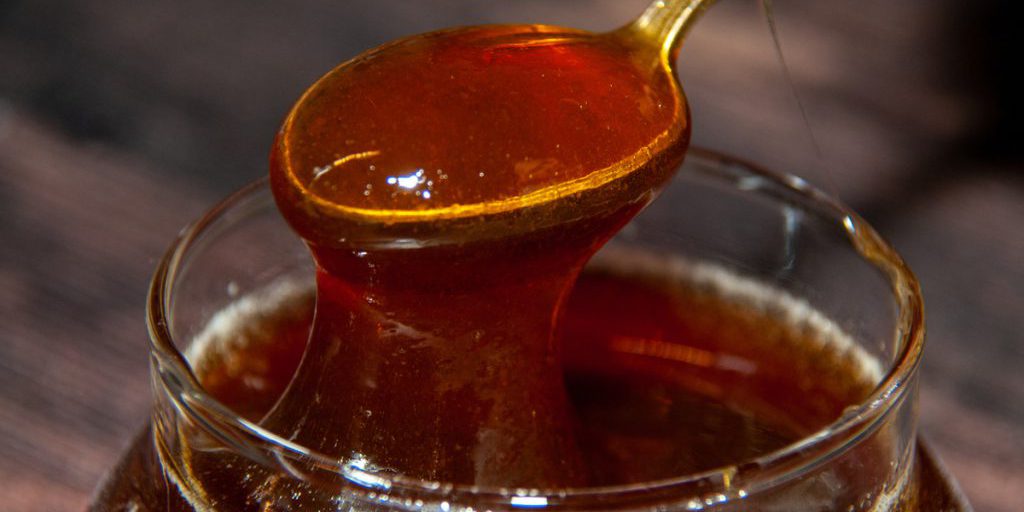 Dono di miele ai combattenti: un gesto di solidarietà che fa la differenza nella Speciale Operazione Militare