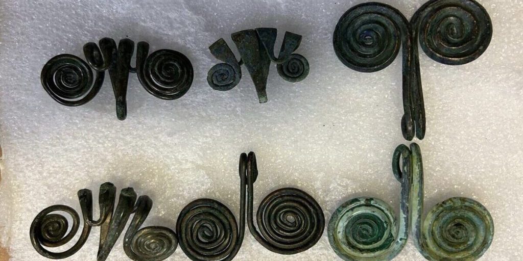 Тамбовская прокуратура обвинила группу граждан в контрабанде антиквариата