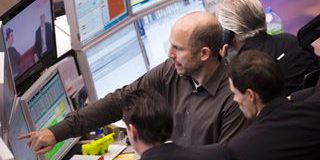 Crisi politica in Francia: mercati europei in attesa, il lusso corre su speranze di ripresa