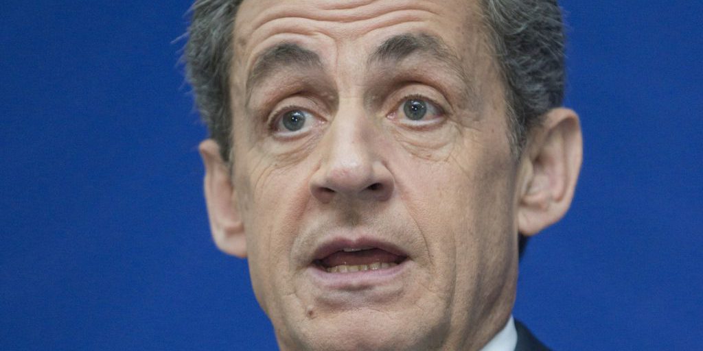 Nicolas Sarkozy inizia a scrivere un libro in prigione, un tentativo di riscatto o di riabilitazione?
