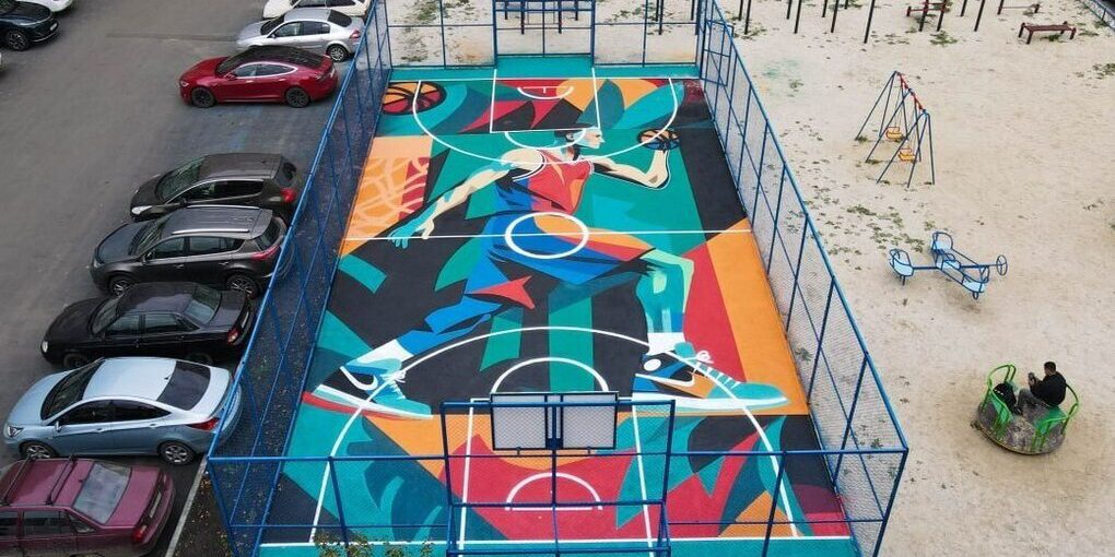 Nuova Piazza per il Basket a Chelyabinsk: Uno Spazio Moderno per la Comunità Locale