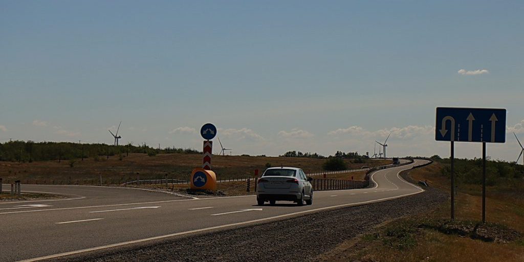 Padre russo lascia il figlio adolescente sulla strada M-4 vicino a Voronež in un incidente che solleva interrogativi sulla sicurezza e la responsabilità genitoriale