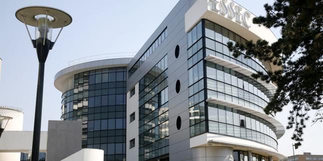 Lo Strano Statuto degli Studenti nelle Junior Enterprise: Una Sfida per la loro Esistenza e il loro Futuro