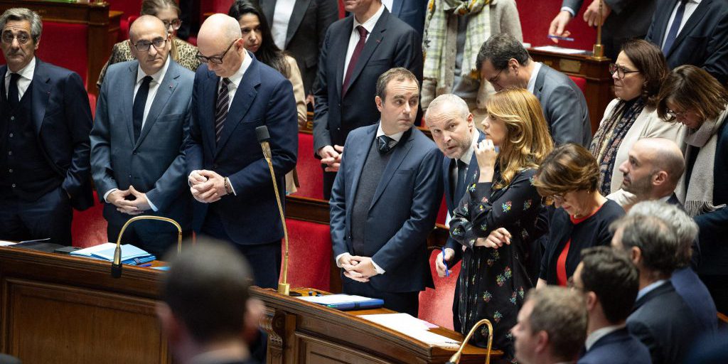 Il ministro Lecornu evita le apparizioni pubbliche su temi caldi