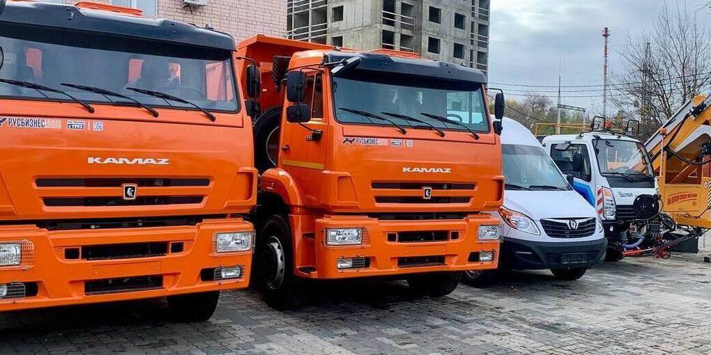 В Воронеж прибыли новые машины для уборки и благоустройства города