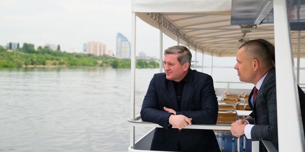 Il Governatore della Regione di Volgograd Andrey Bocharov Compie 56 Anni: Una Vita di Servizio Pubblico e Impegno per la Comunità