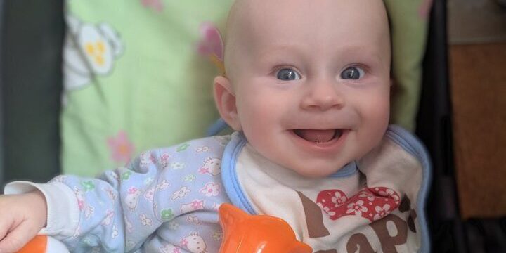 Более 300 молодых семей получили выплату на третьего ребенка в Вологодской области