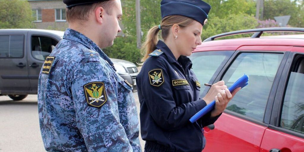 За долги по алиментам смолянин стал пешеходом