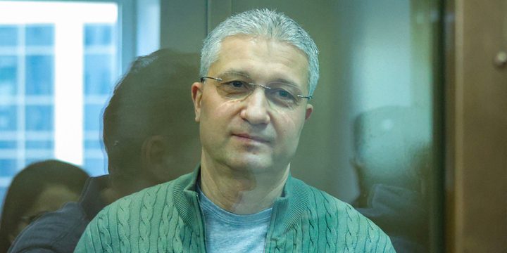 Caso di corruzione contro l'ex vice ministro della difesa Ivanov: indagine conclusa con accuse di bustarelle per 1,3 miliardi di rubli