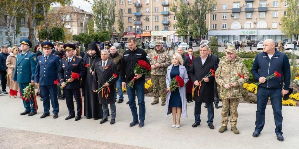 Представители Архангельской области почтили память героев-освободителей Мелитополя