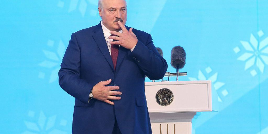 "Alexander Lukashenko al summit SCO: regali insoliti e polemiche internazionali"