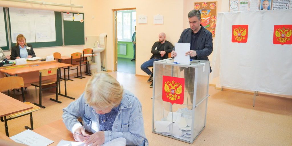 Ивановский губернатор Станислав Воскресенский проголосовал на выборах в городскую думу